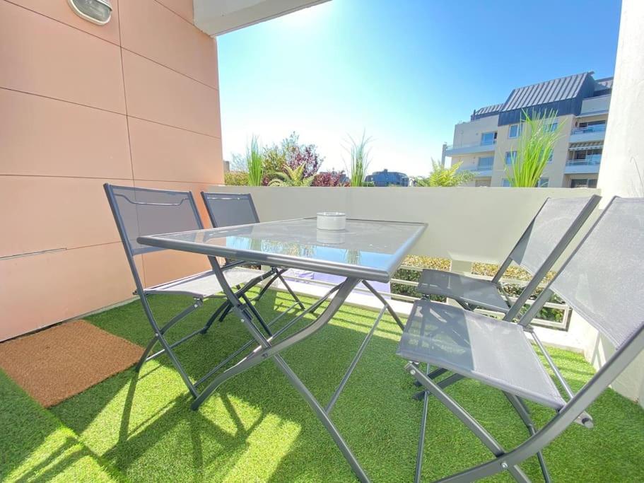 Апартаменти Plein Charme Aux Minimes Terrasse Calme + Parking Ла-Рошель Екстер'єр фото